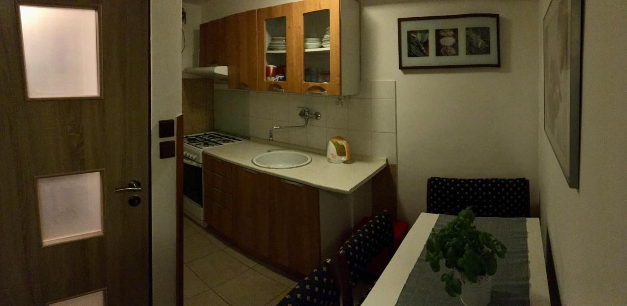 Dorota Apartamento KLV Exterior foto