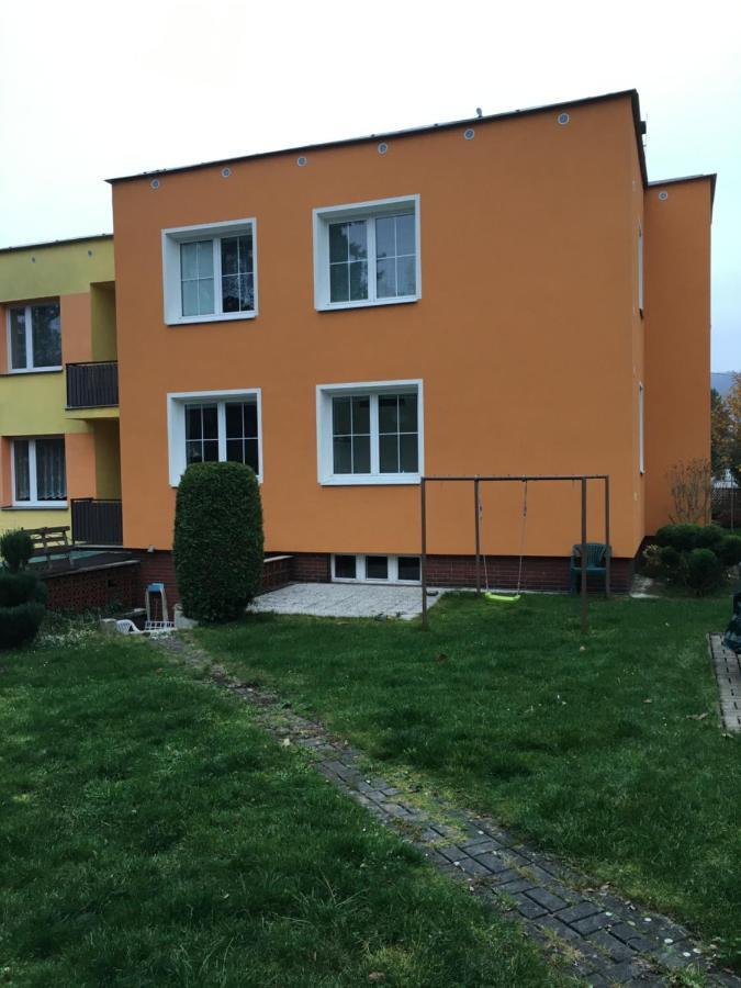 Dorota Apartamento KLV Exterior foto